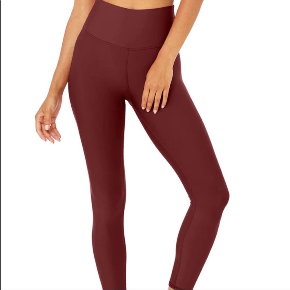Alo Airlifts High Waist in Cranberry Sz Sm